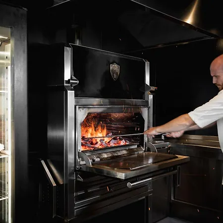 Eden Roc 4* بوسيتانو