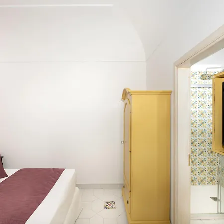 Eden Roc Hotel 4*