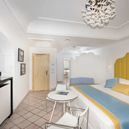Hotel Eden Roc 4*